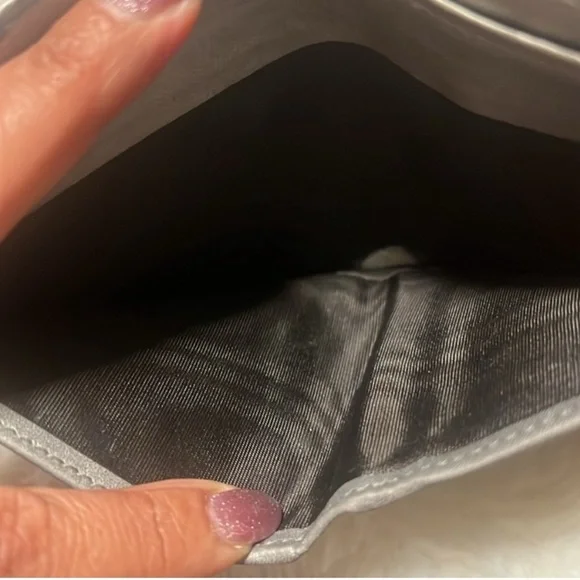 GUCCI | AUTHENTIC | with COA Guccissima Leather Wallet | Pre-Owned | MSRP $625 - Picture 9 of 10